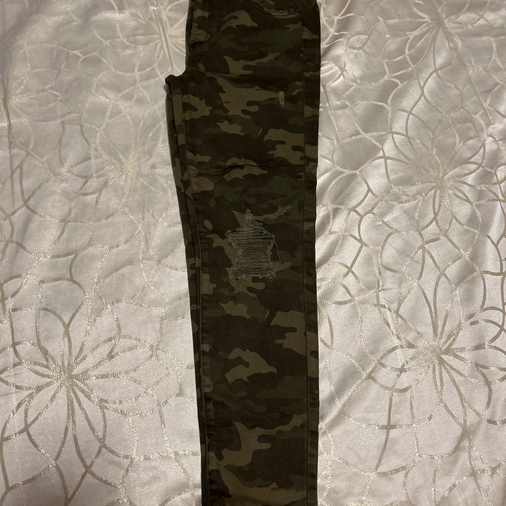 American Eagle Camo Jeans